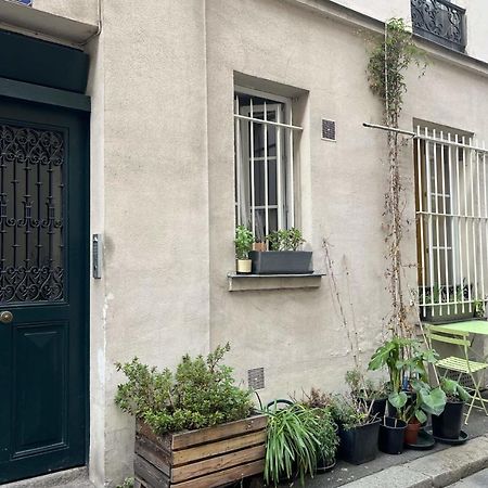 Charming Apartment In The Heart Of Parijs Buitenkant foto