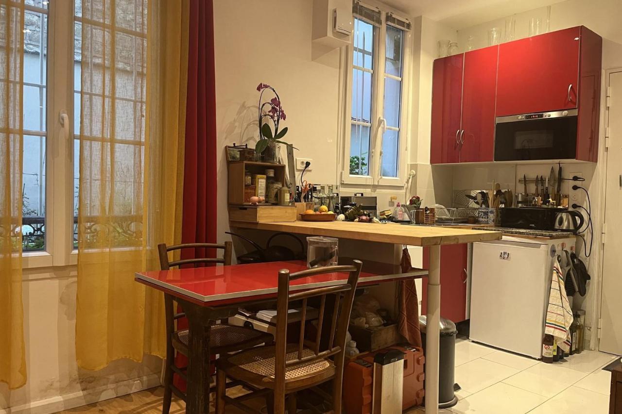 Charming Apartment In The Heart Of Parijs Buitenkant foto